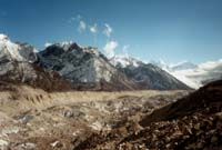 Auf der Seitenmorne des Khumbu Gletschers